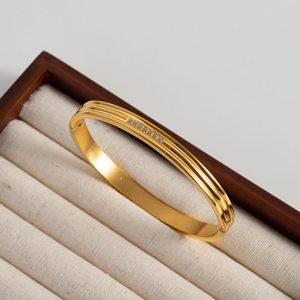 18K Gold Plated Geometric Pattern Bracelet With Zirconia Stripe