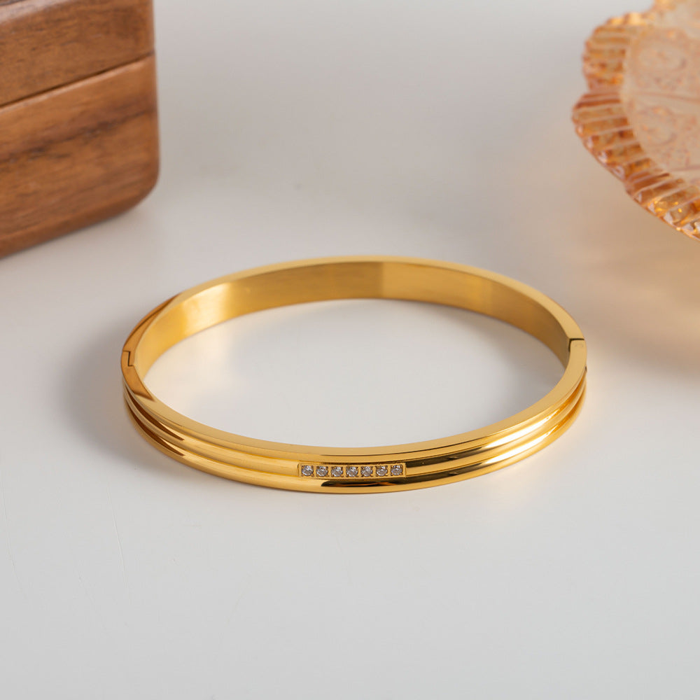 18K Gold Plated Geometric Pattern Bracelet With Zirconia Stripe