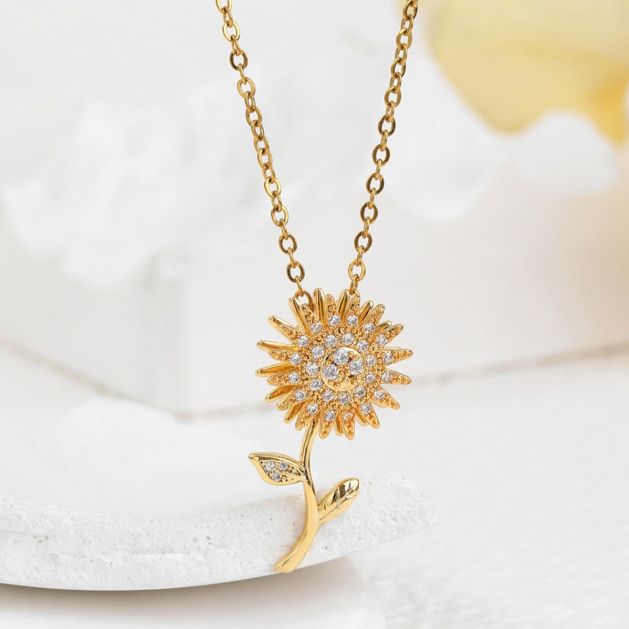 18k Gold Plated Lucky Rotating Relieve Stress Zirconia Sunflower Pendant Necklace