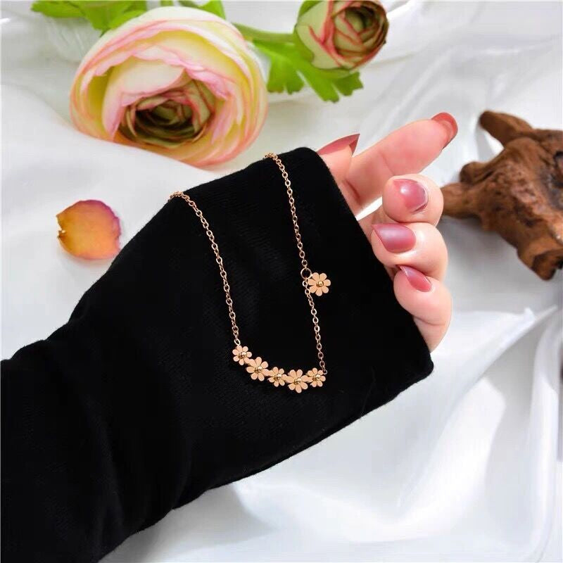 Real 18k Rose Gold Plated 316lL Stainless Steel Daisy Flower Pendant Necklace